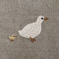 Mama Goose (4.8x3.2cm)